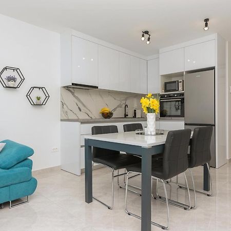 Apartment Ema Makarska Bagian luar foto