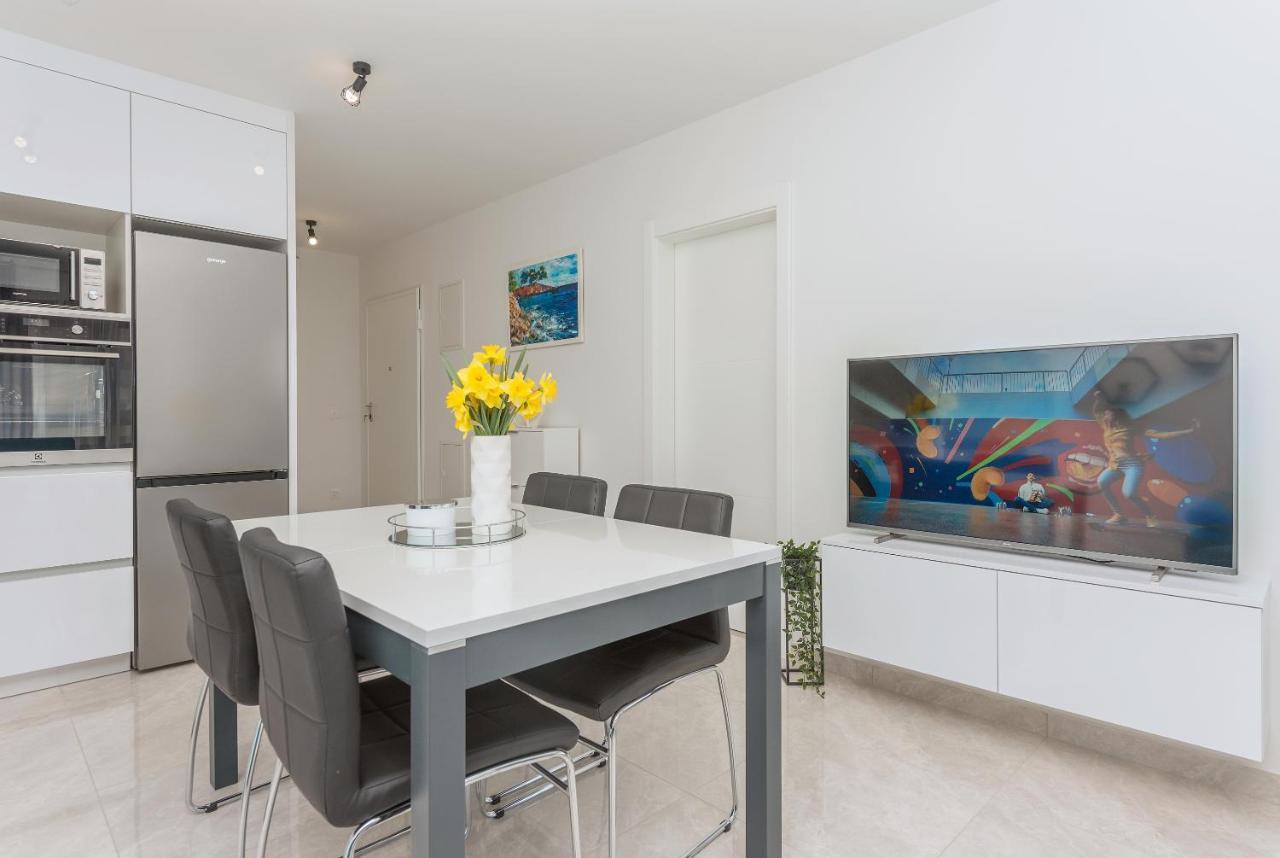 Apartment Ema Makarska Bagian luar foto