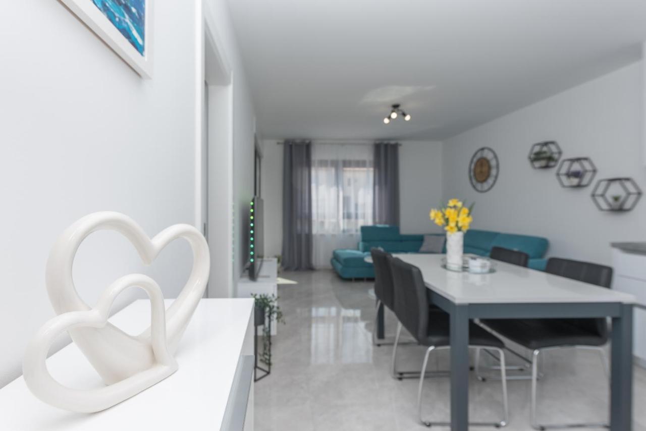 Apartment Ema Makarska Bagian luar foto