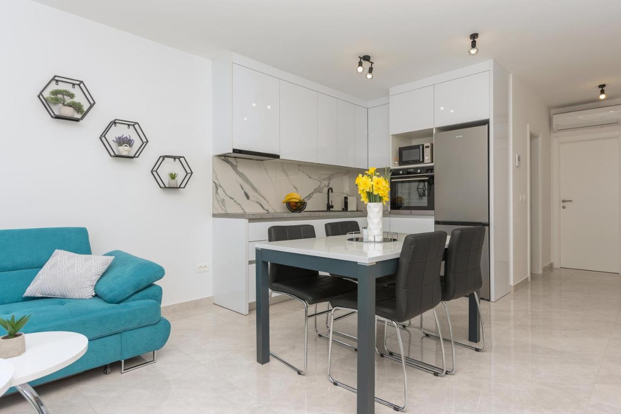 Apartment Ema Makarska Bagian luar foto