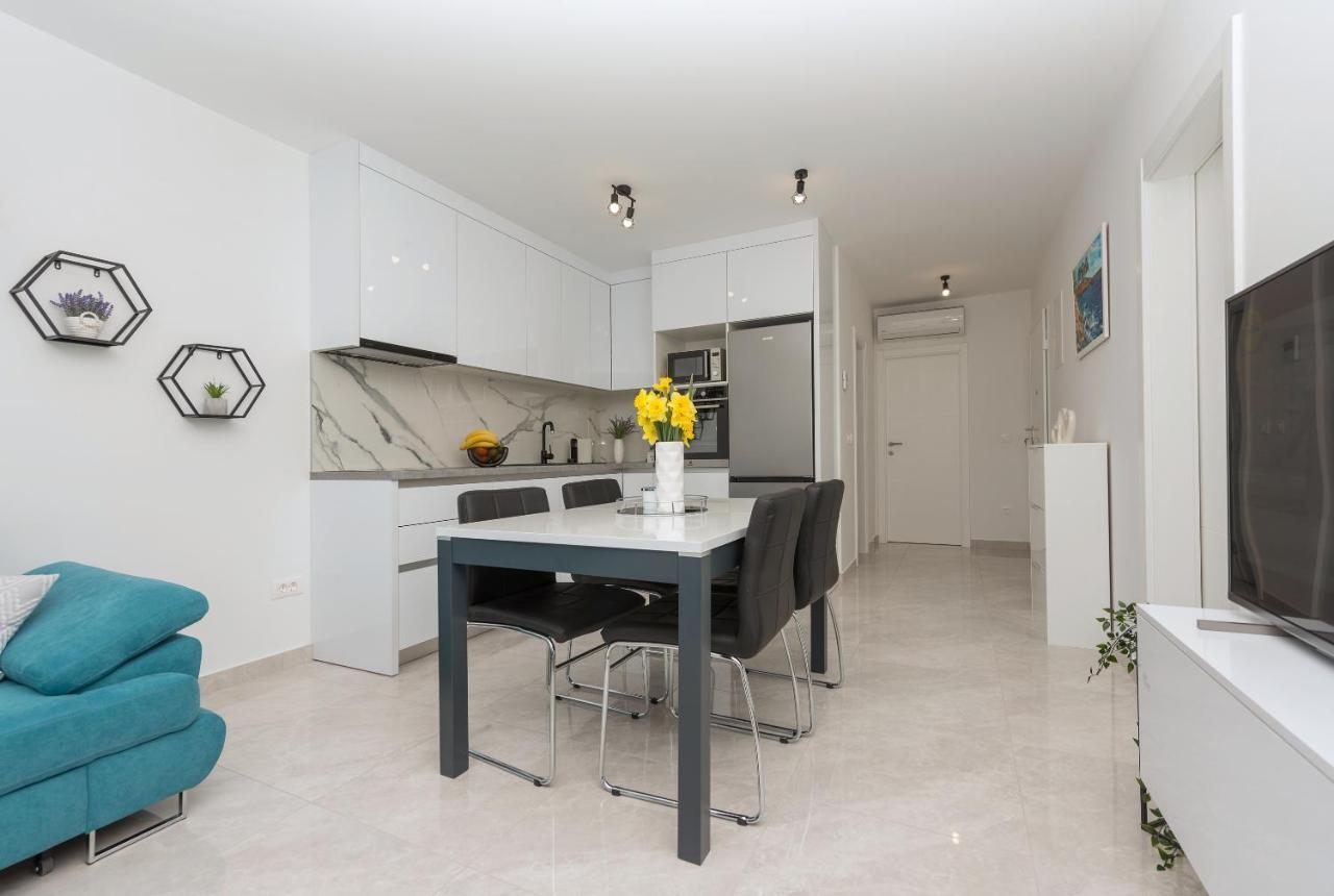 Apartment Ema Makarska Bagian luar foto