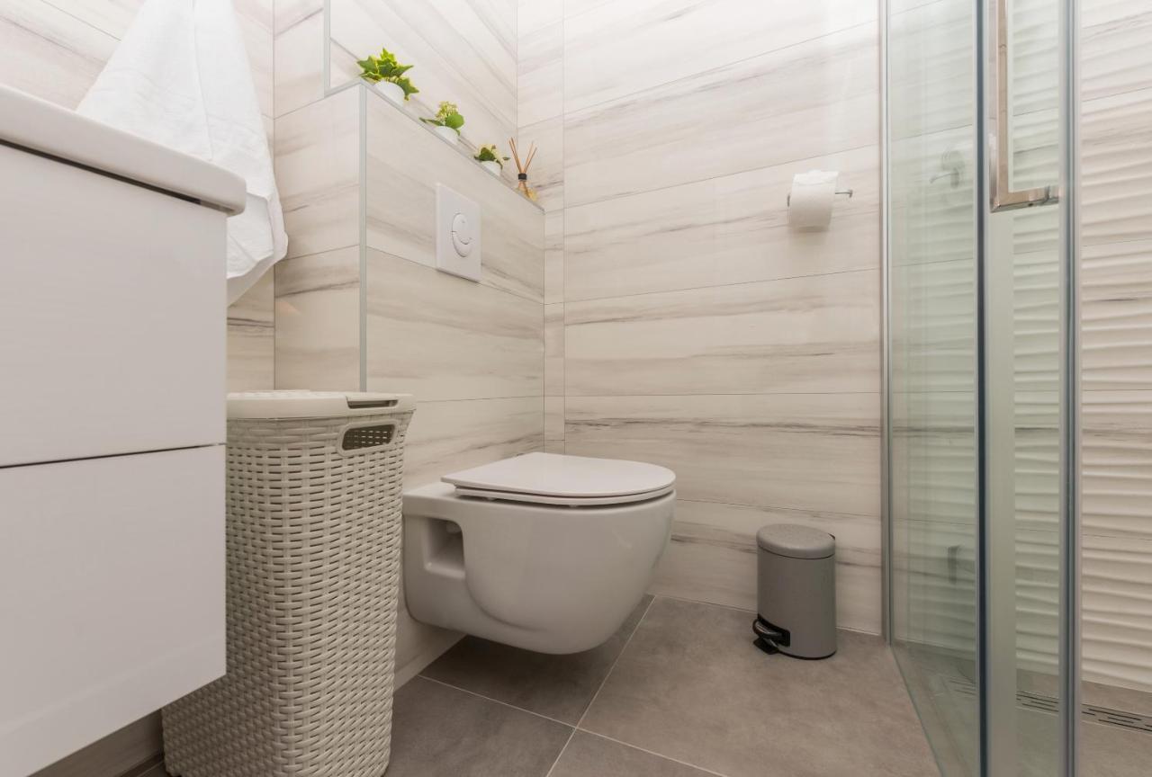 Apartment Ema Makarska Bagian luar foto