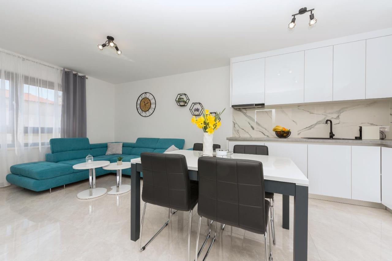 Apartment Ema Makarska Bagian luar foto