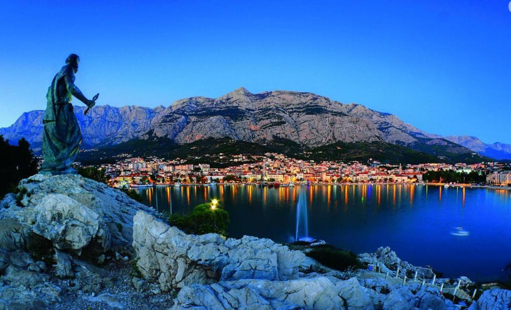 Apartment Ema Makarska Bagian luar foto